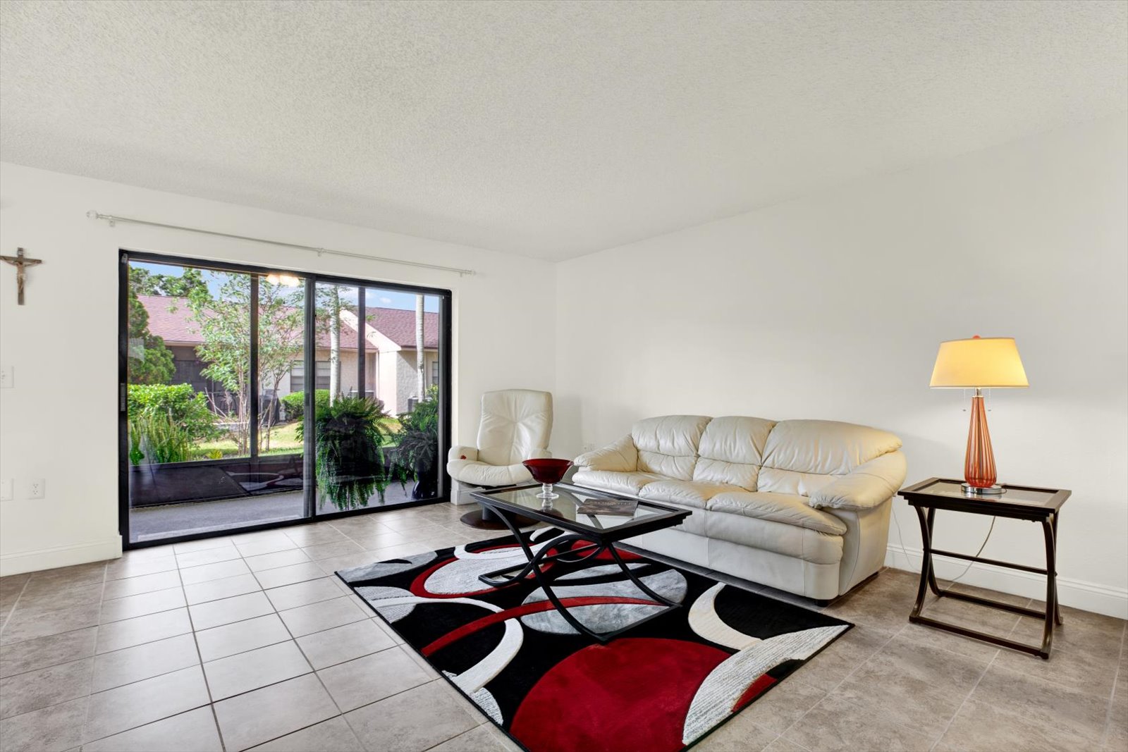 Living Room - Huge